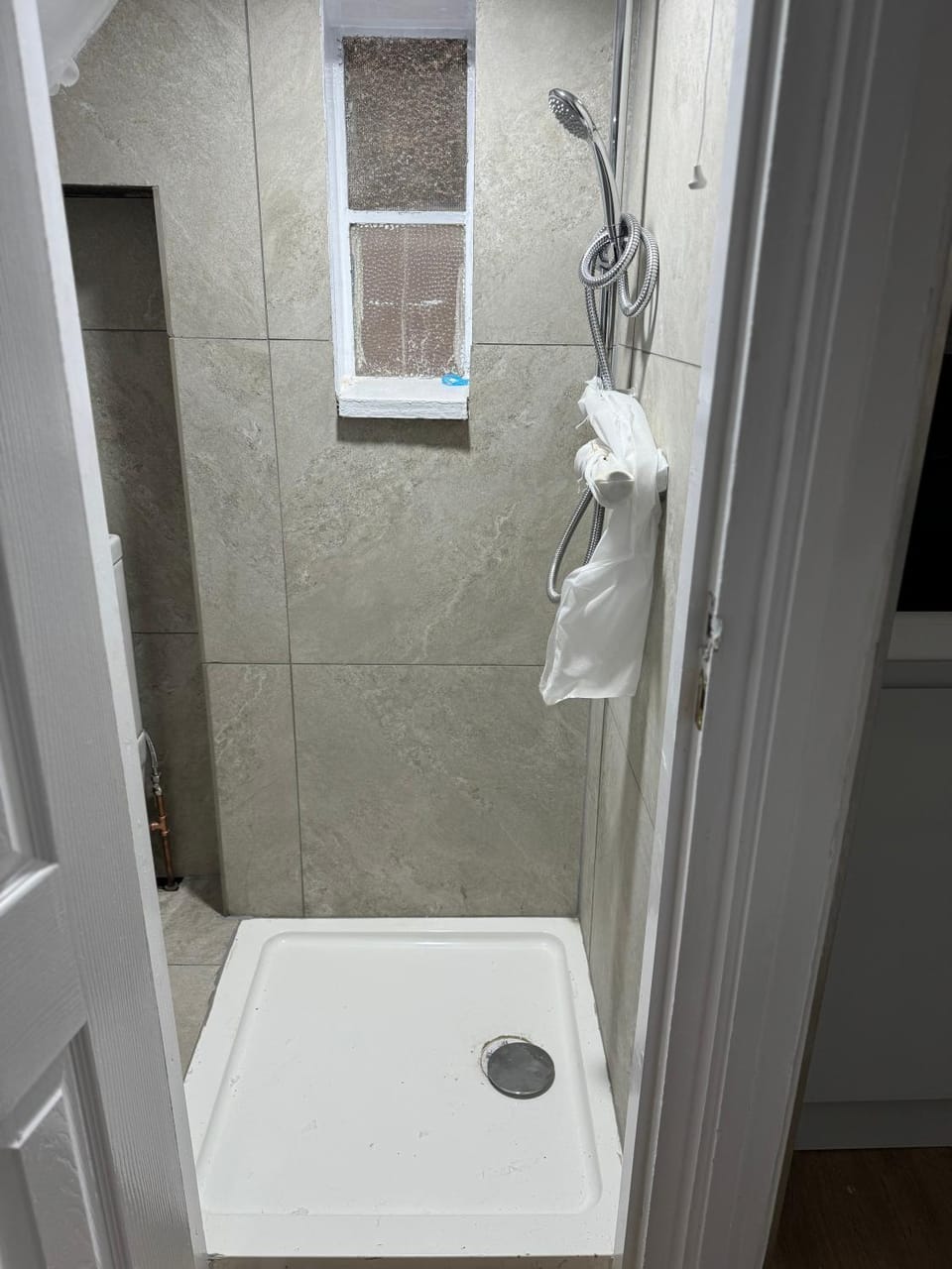 Shower, Bathroom, towels