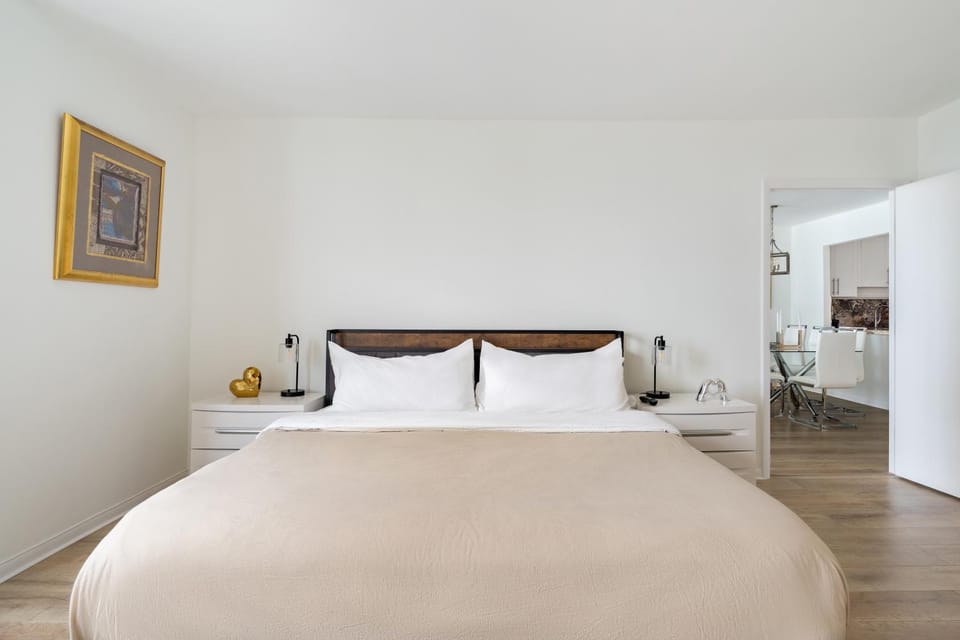 1 Bedroom Private Residence at Roney Palace -804 Apartment hotel in South Beach Miami
