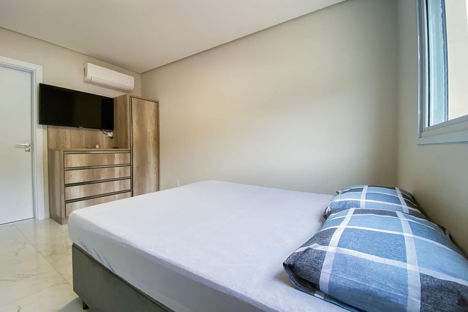 Localização Ideal na Praia de Palmas - 0157 Apartment in Florianopolis