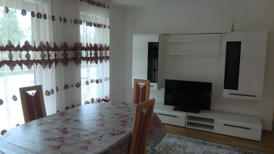 TV and multimedia, Dining area