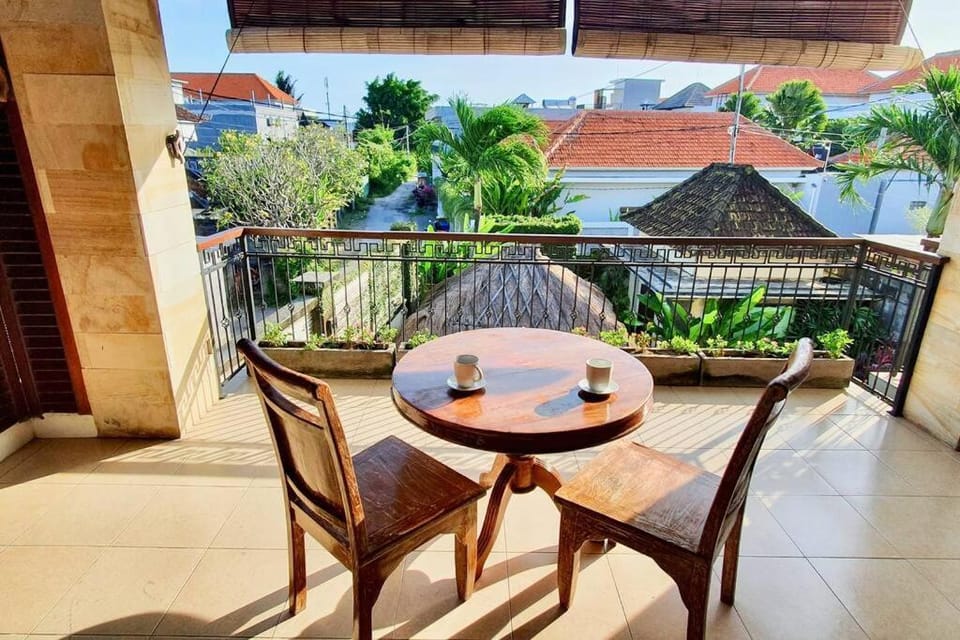 Pleasant Balinese Style Lotus Villa in North Kuta
