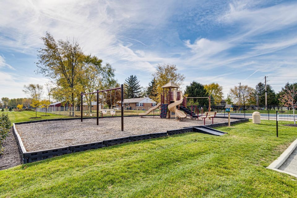 5 Mi to Fort Harrison: Home w/ Pool Access! House in Indiana