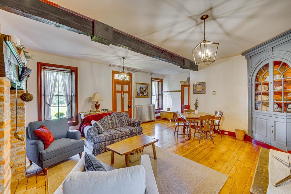 Walk to Creek: Mount Joy Home Near Nook Sports House in Pennsylvania