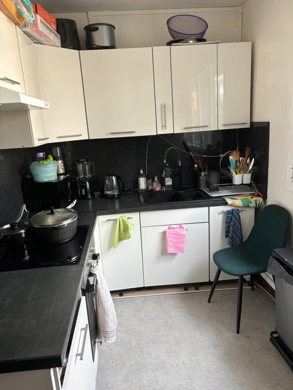 Chambre d hôte chaleureuse1 Vacation rental in Saint-Denis, France