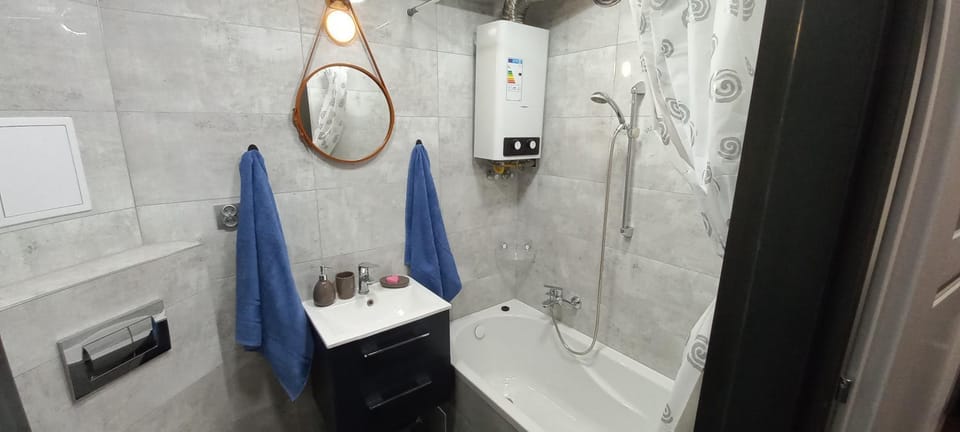 Apartament JUKI 2, obok Katowice Wynajem na doby, krótkoterminowy, 2 pokoje, możliwość dodatkowych dwóch osób na rogówce w salonie za dodatkową opłatą, 37m2,- po kapitalnym remoncie, Wifi Apartment in Poland