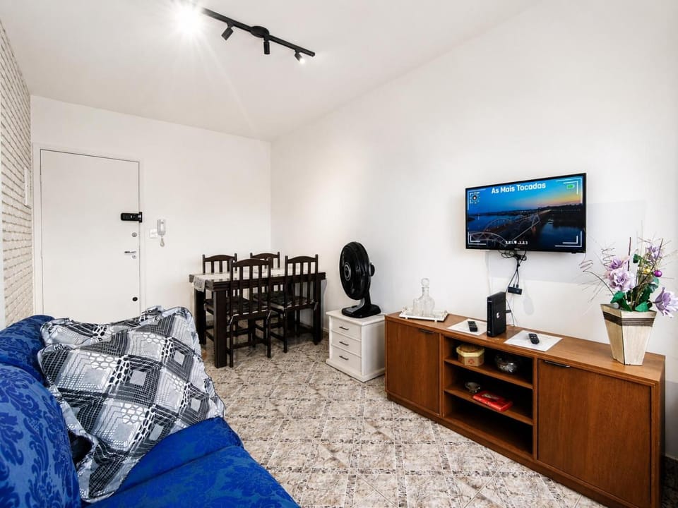 TV and multimedia, Seating area, Dining area