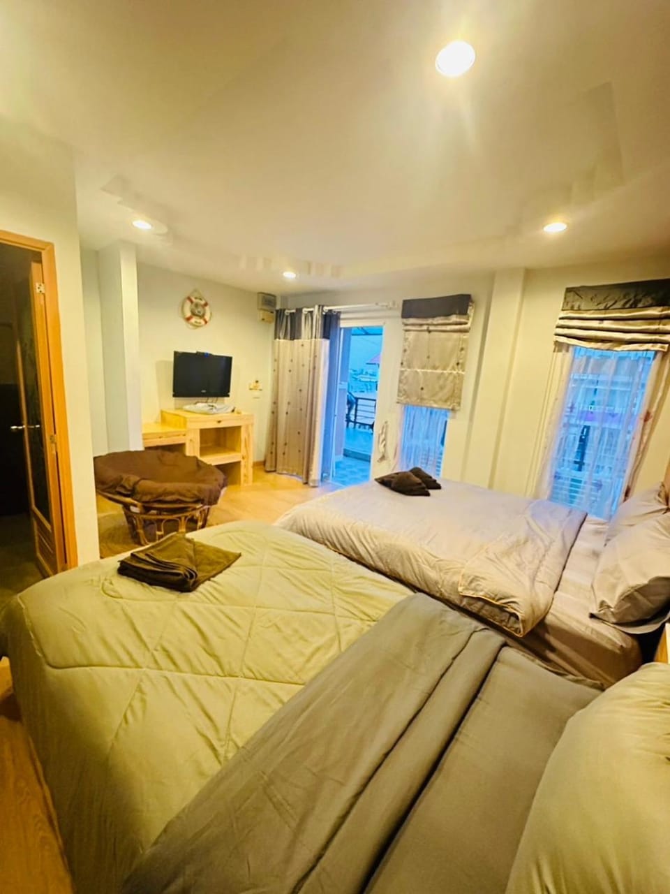 ซันไลท์ เกาะล้าน sun rise kohlarn Bed and Breakfast in Chon Buri Changwat