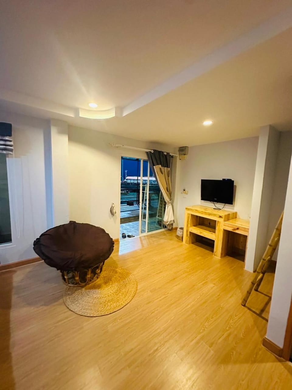 ซันไลท์ เกาะล้าน sun rise kohlarn Bed and Breakfast in Chon Buri Changwat