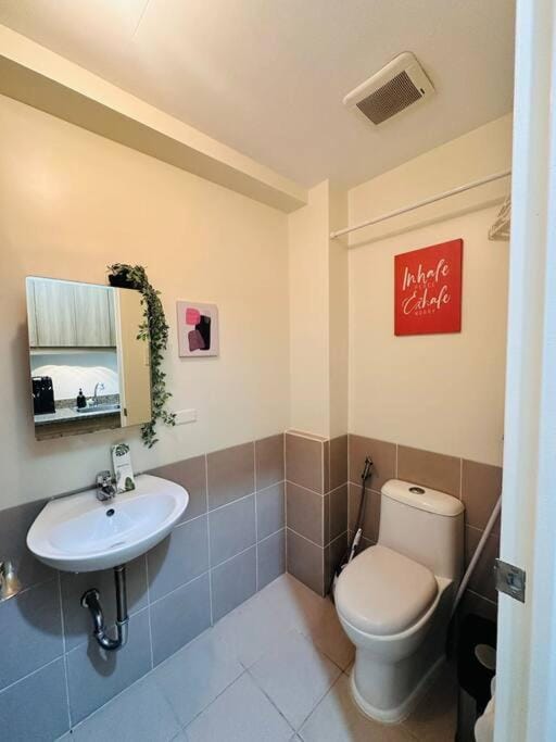 1-BR Condo with Pool & Skyline Views in Pasig Apartment in Pasig
