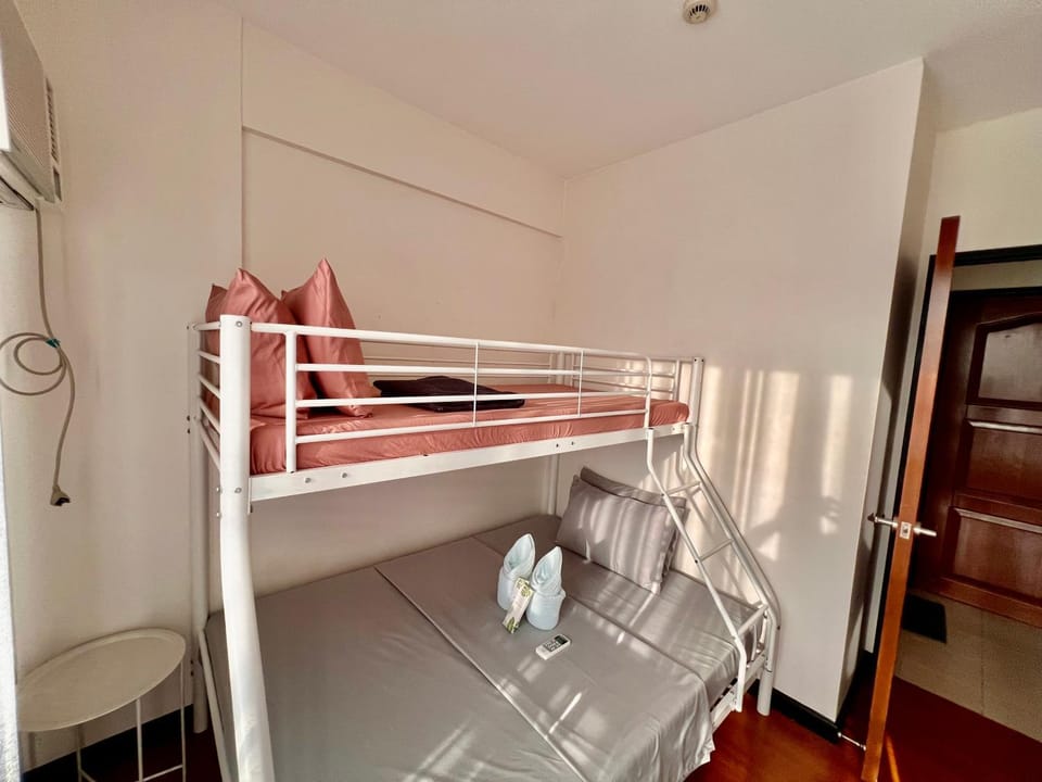 Bed, Bedroom, bunk bed