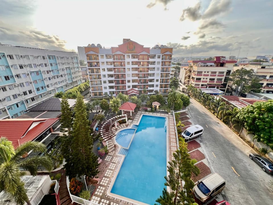 Property building, Balcony/Terrace, Pool view, Swimming pool