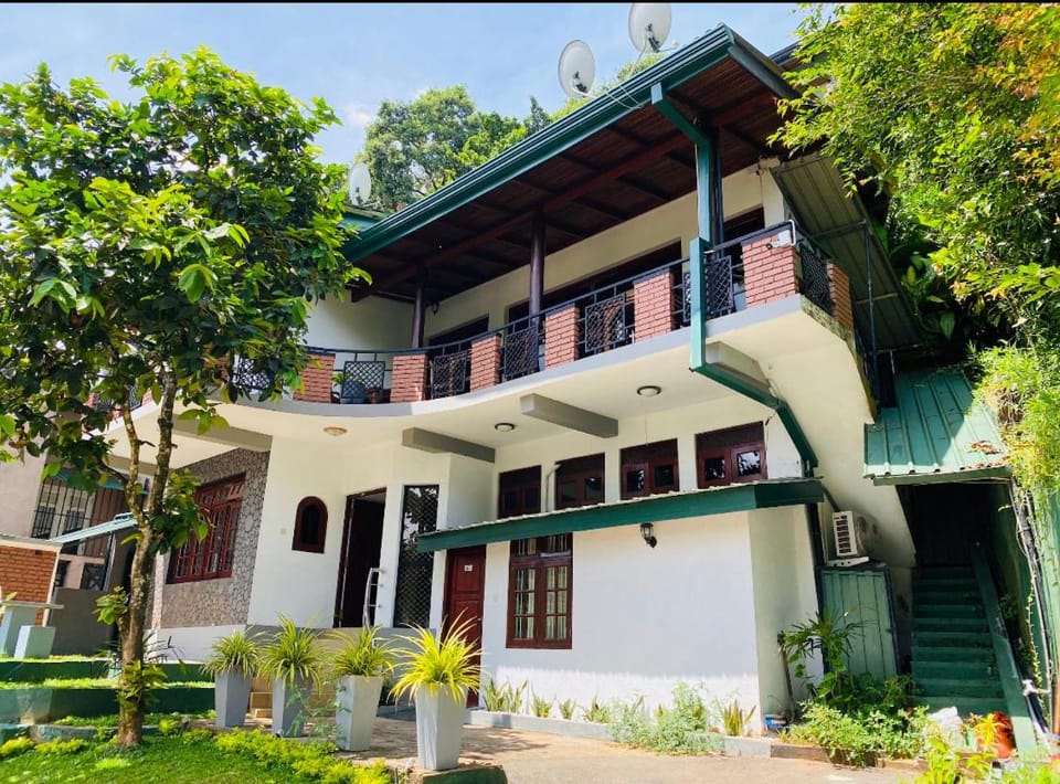 Kandy Hideout Where Nature Meets City Comfort Vacation rental in Kandy