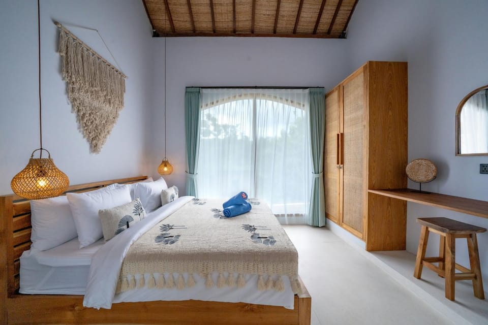 Bed, Photo of the whole room, Bedroom, towels, wardrobe