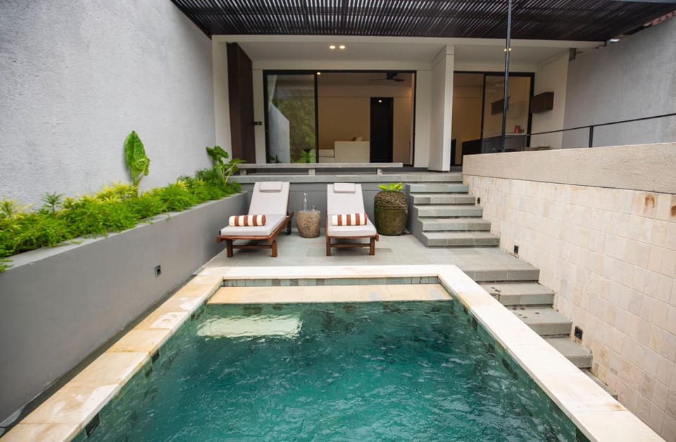 Balcony/Terrace, Swimming pool
