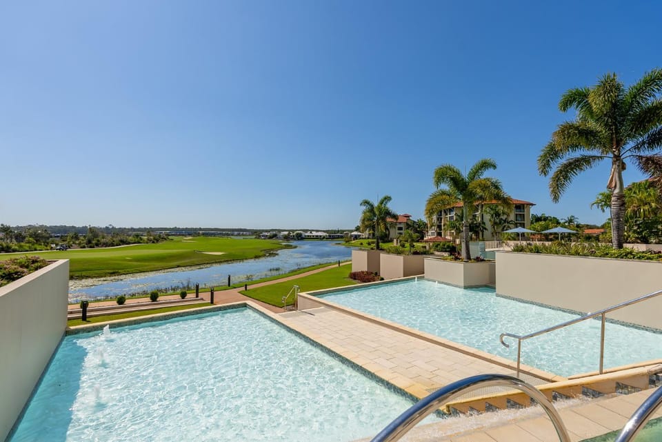 Golfer's Paradise - Pelican Waters Apartment in Pelican Waters