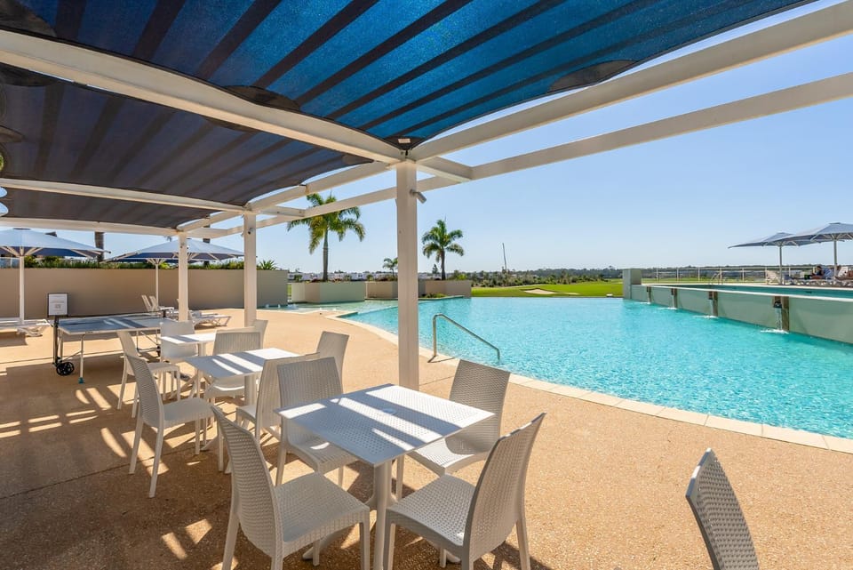 Golfer's Paradise - Pelican Waters Apartment in Pelican Waters