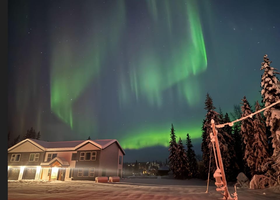 Luxury Riverfront Estate いの House in Alaska