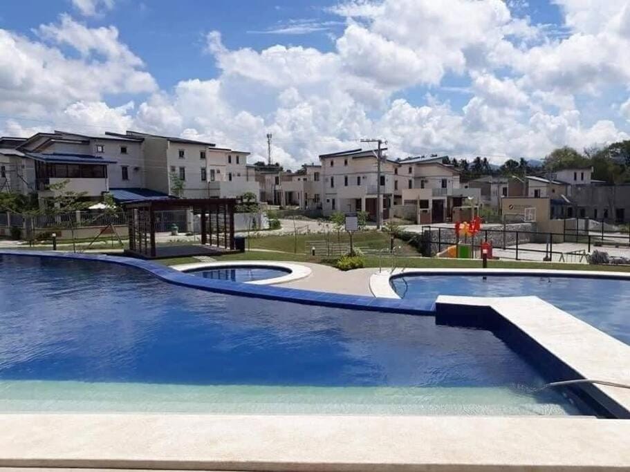 Swimming pool, Swimming pool
