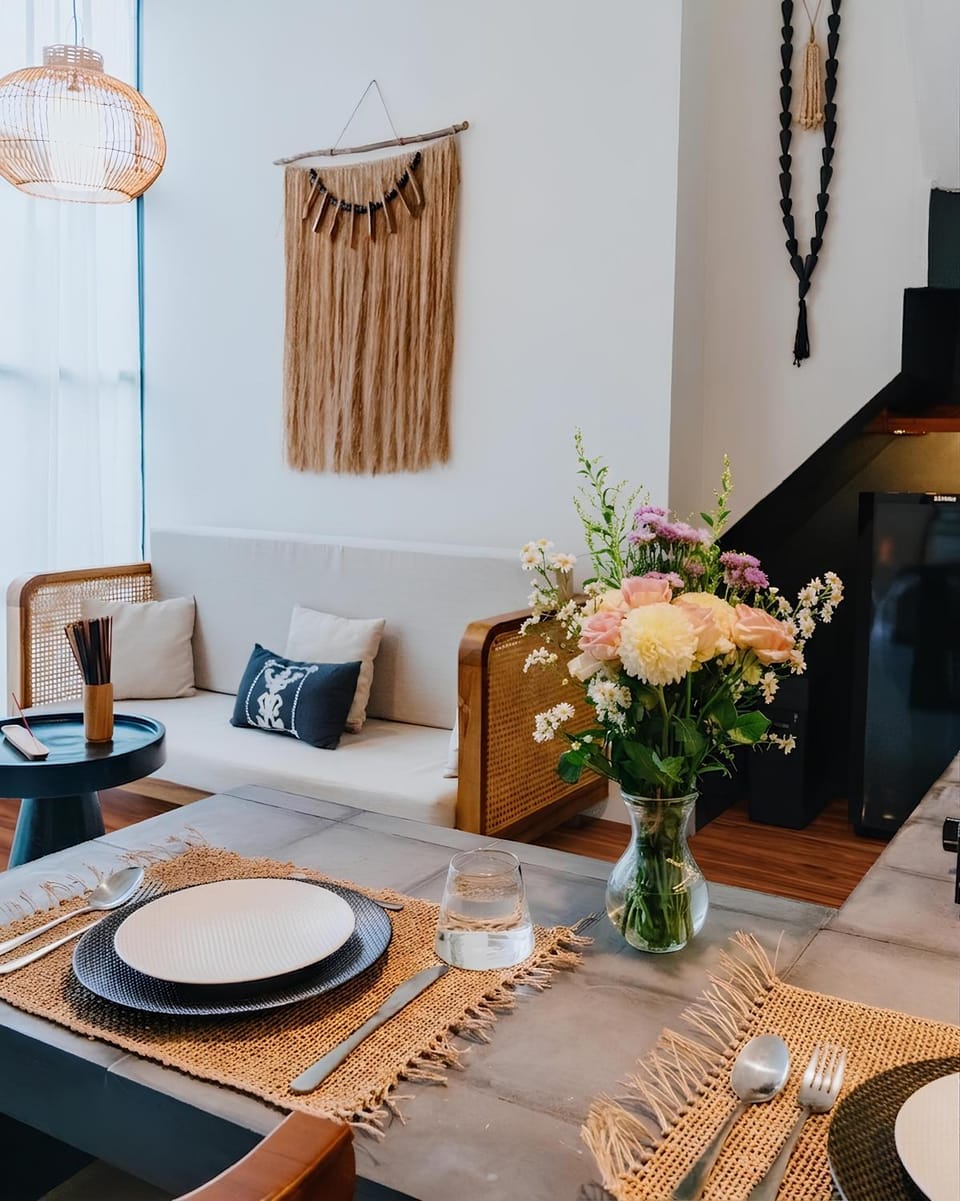 Living room, Seating area, Dining area