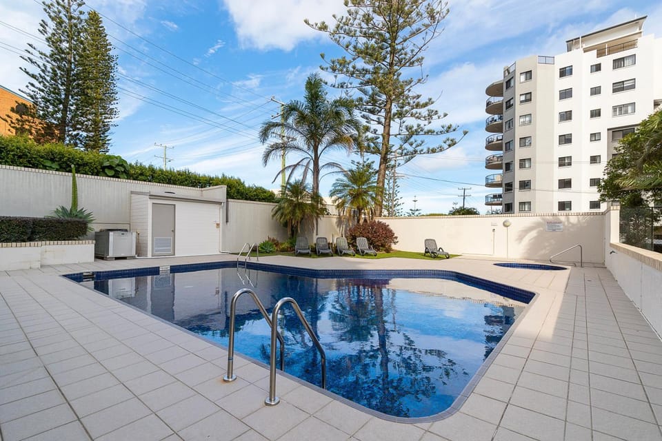 Coastal Comfort 3Bd Family-Friendly Apt WPool Apartment in Kings Beach