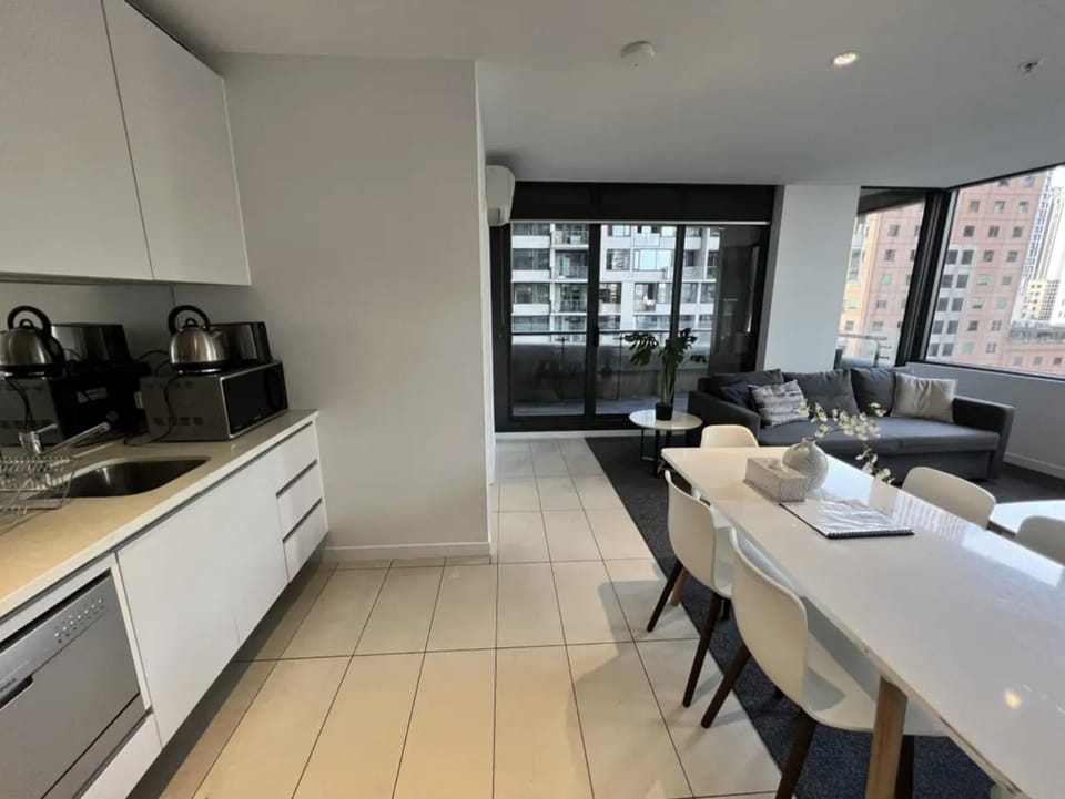 Kitchen or kitchenette, Living room, Seating area, Dining area, stove, toaster