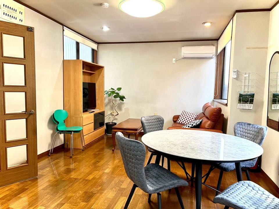 Living room, Dining area