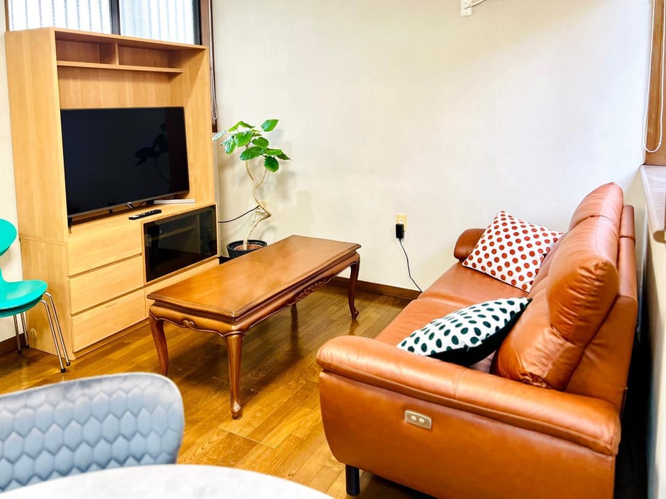 Communal lounge/ TV room, TV and multimedia, Living room, Seating area
