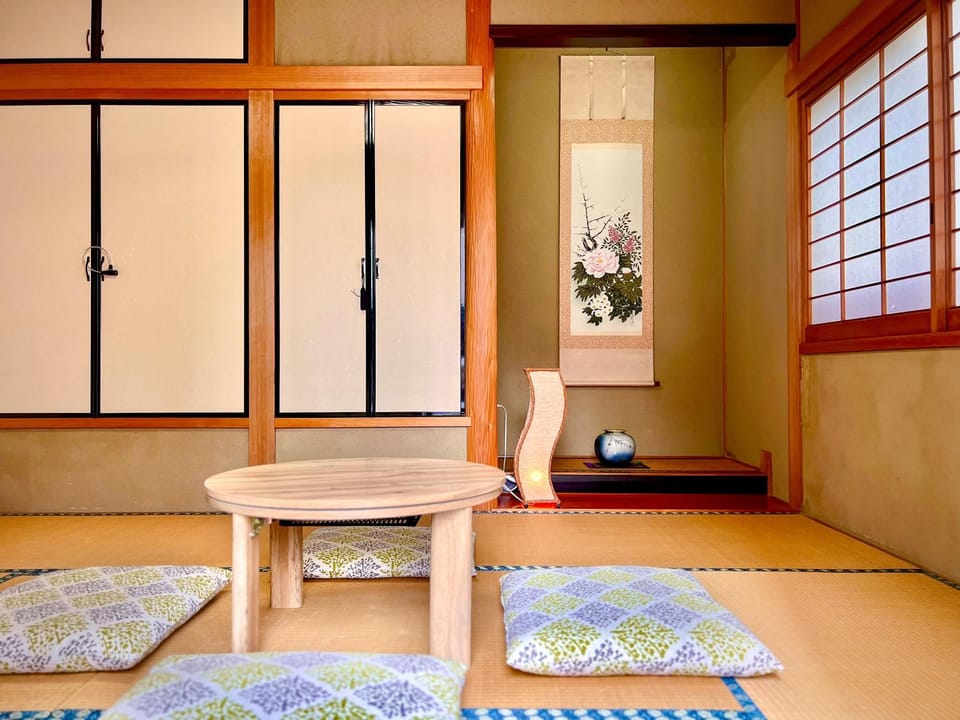 Seating area, Bedroom