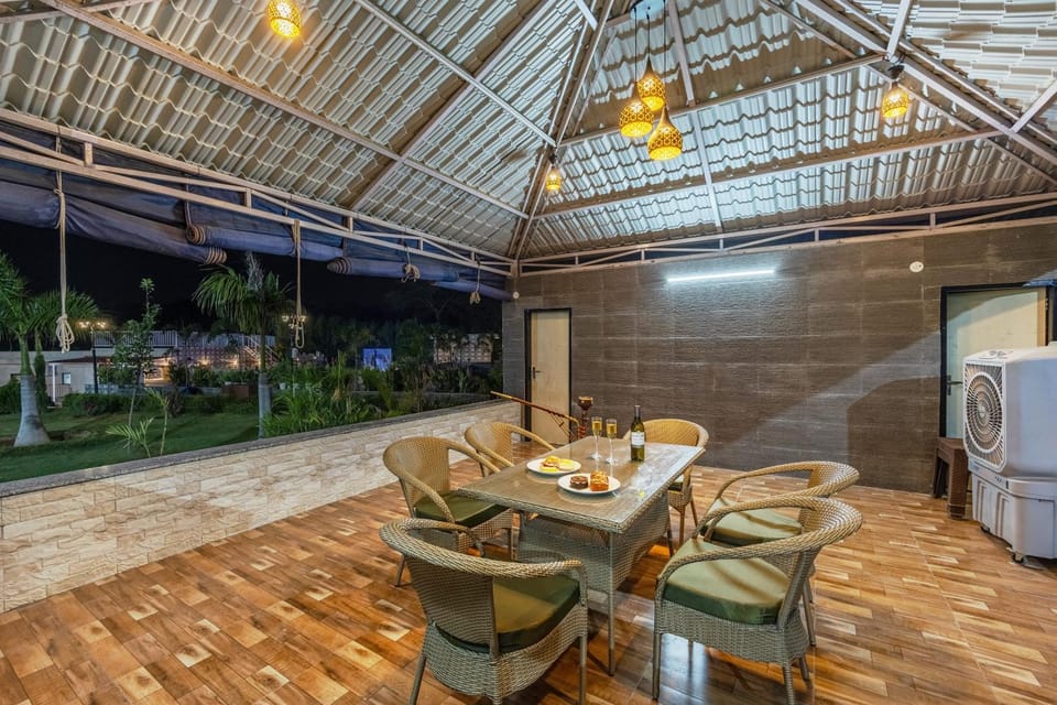 Patio, Living room, Seating area, Dining area
