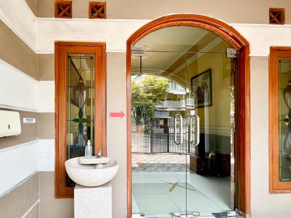 Facade/entrance