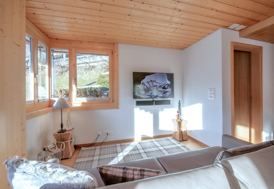 Communal lounge/ TV room, Living room