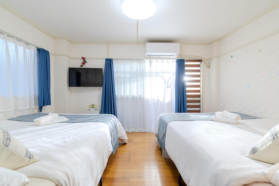 Bed, TV and multimedia, Bedroom, internet, air conditioner
