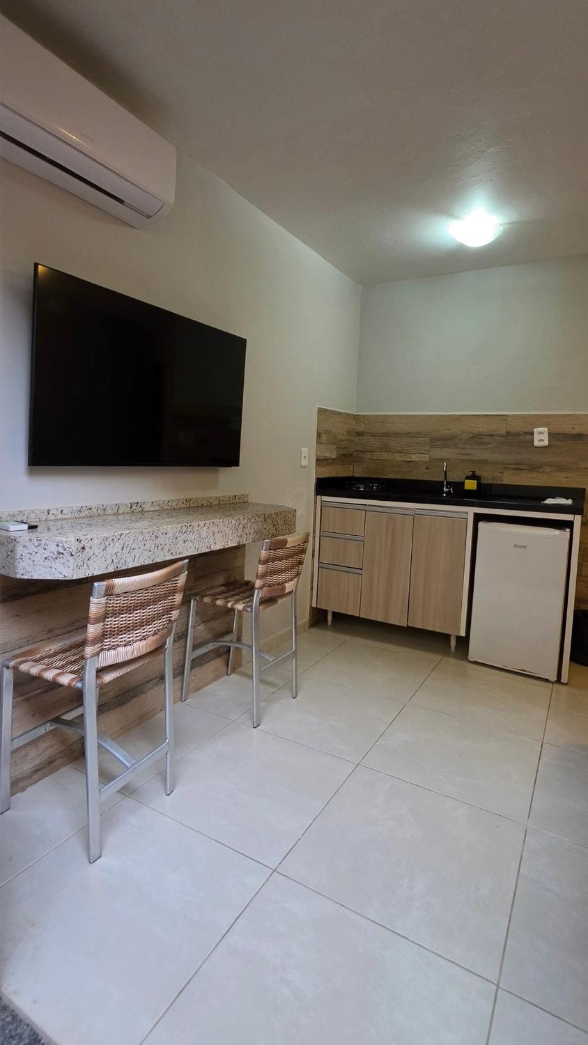 TV and multimedia, Kitchen or kitchenette, Dining area, minibar, air conditioner