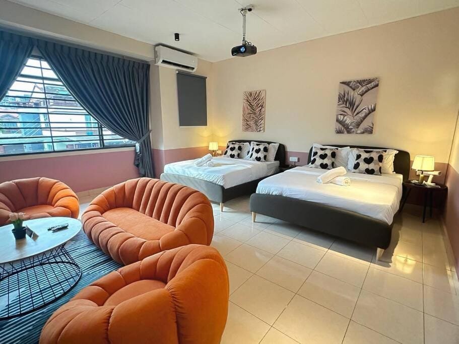 Loveable Home 11 Pax Mount Austin JB House in Johor Bahru