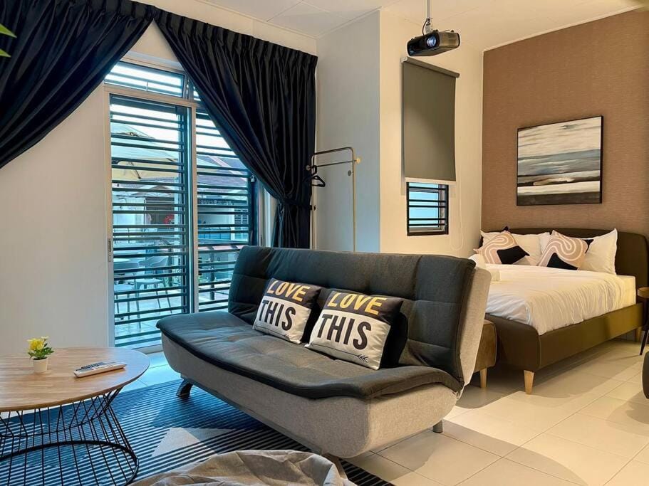 Lovely Modern Home 12 Pax Mount Austin JB House in Johor Bahru