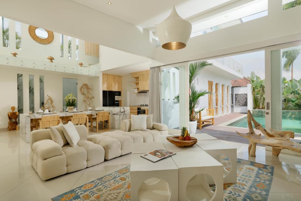 Living room, Pool view, Pool view, Breakfast, Continental breakfast