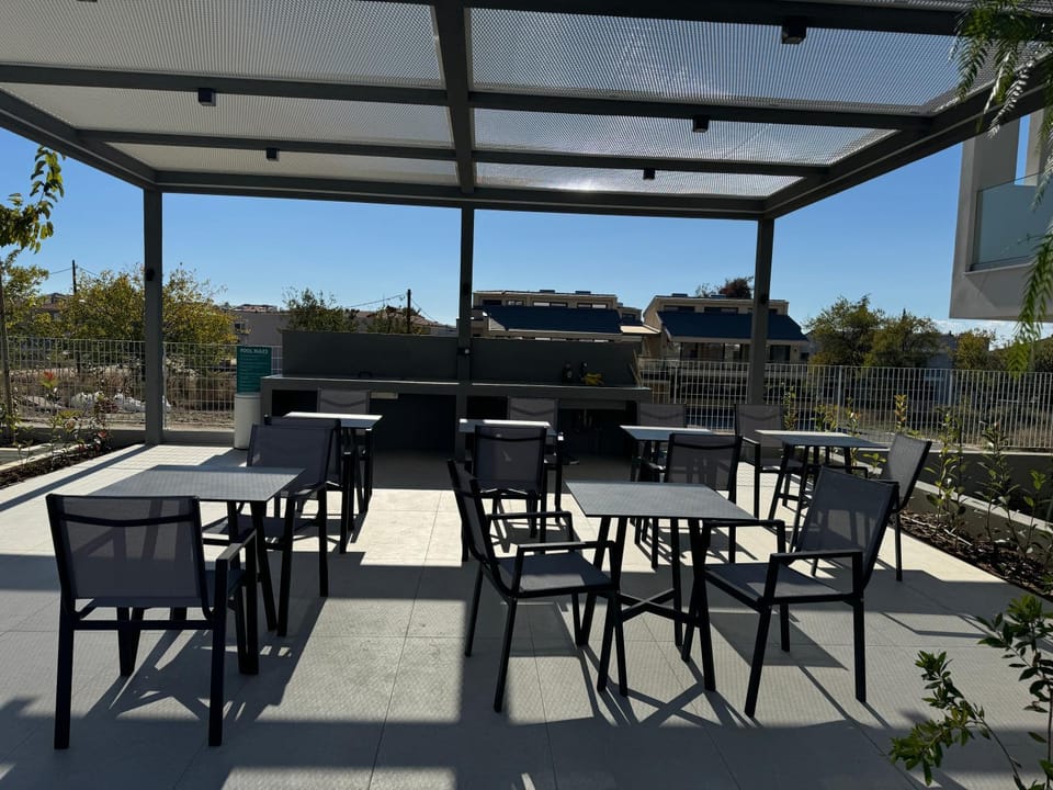 BBQ facilities, Kitchen or kitchenette, Communal kitchen