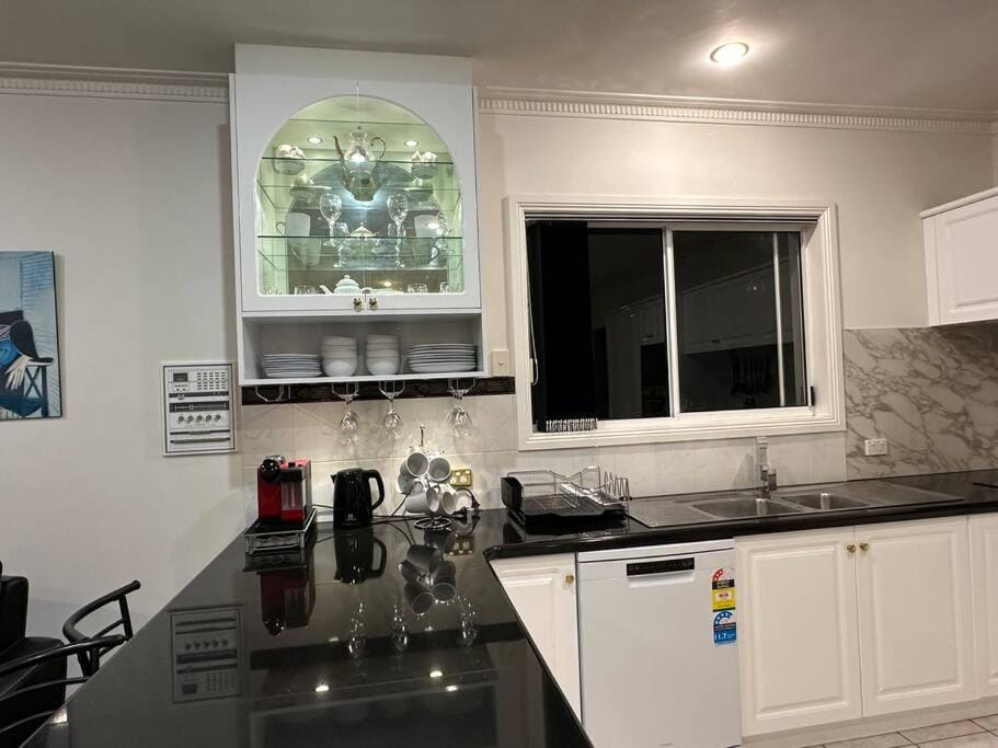 6-BR house in prime location with fantastic views House in Tasmania