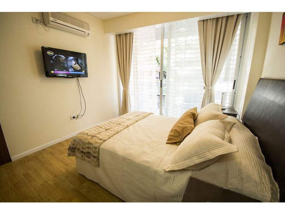 Bed, Other, Photo of the whole room, Decorative detail