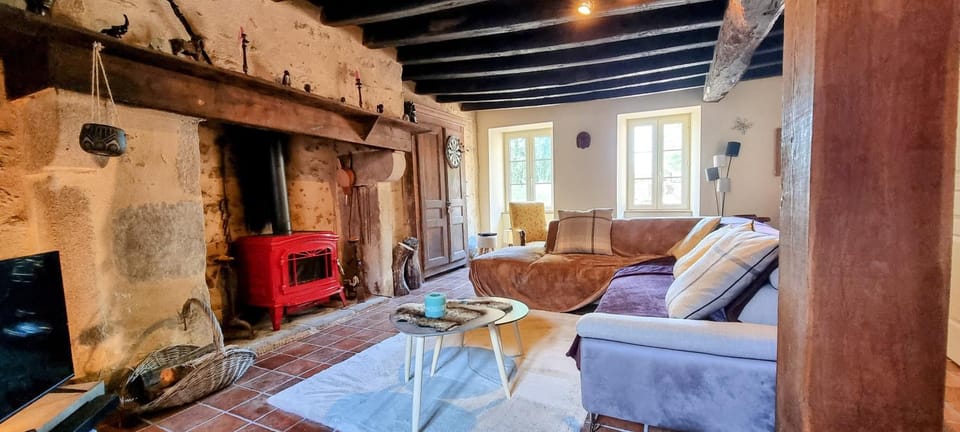 TV and multimedia, Living room, Seating area, fireplace, pet friendly