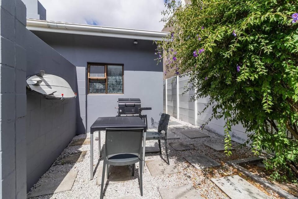1Bed Flat, Braai, AC, Walking Distance from Blouberg Beachfront Apartment in Cape Town