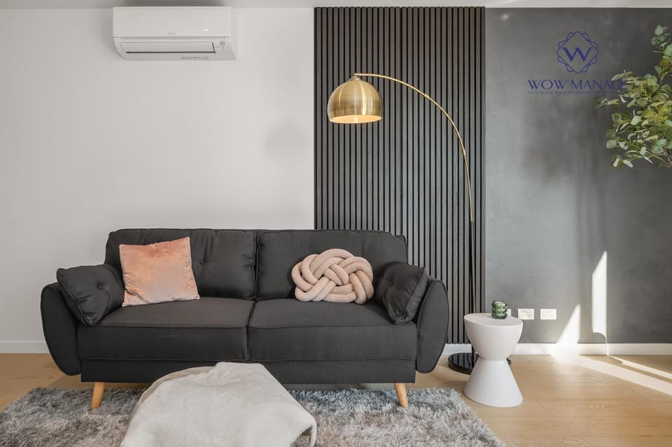 Living room, Seating area, air conditioner