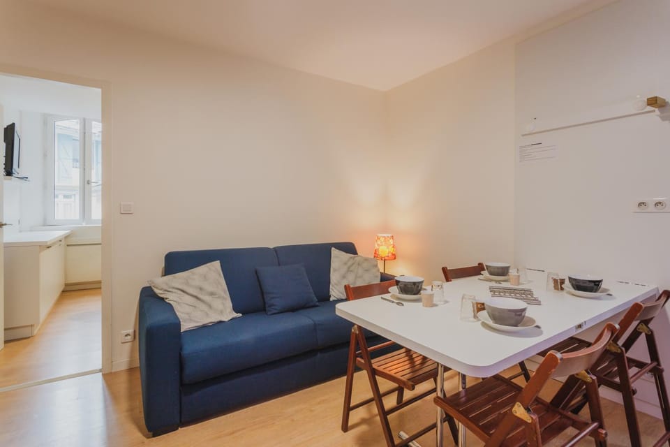 Living room, Meals