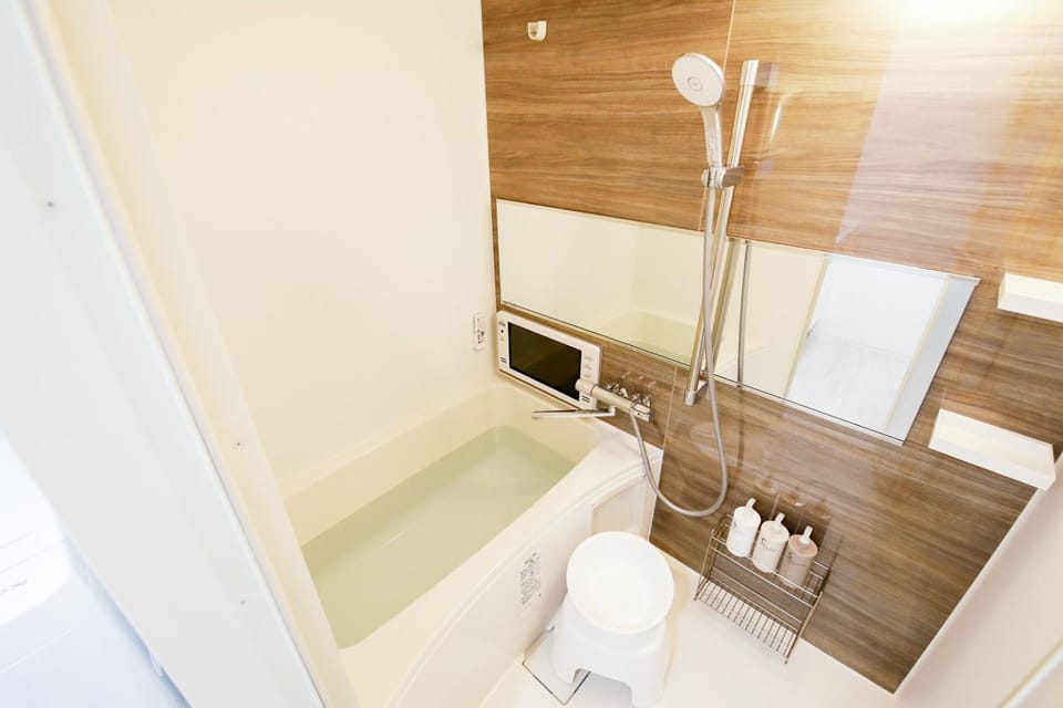Shower, Bathroom, TV and multimedia, Bath