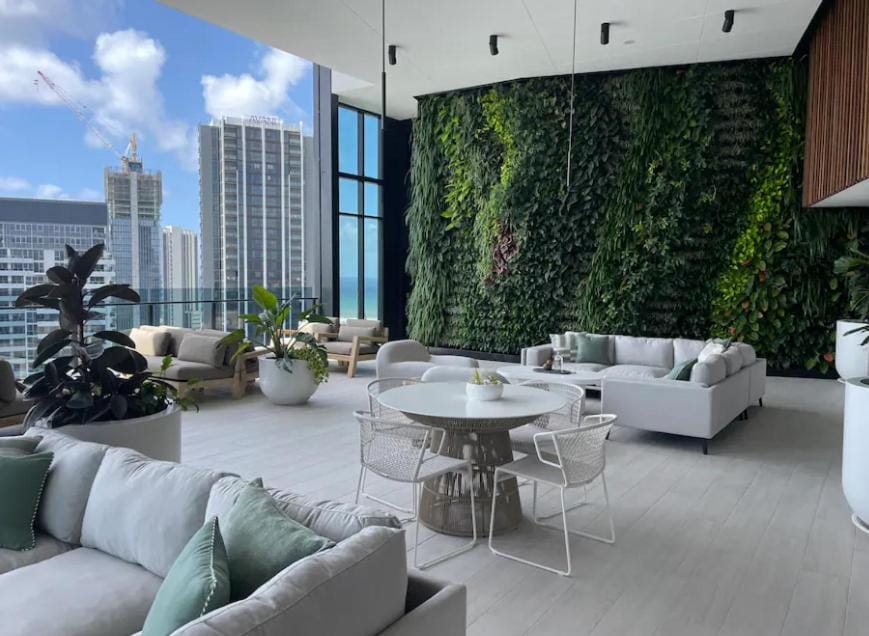 Ocean Luxe Retreat Apartment in Gold Coast