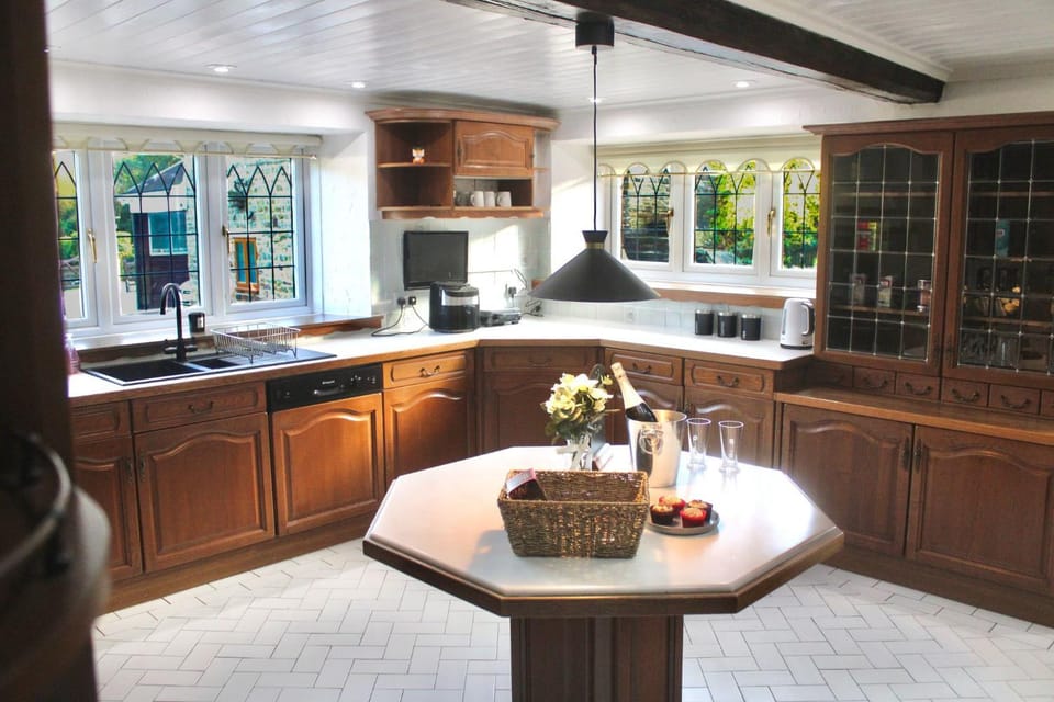 Kitchen or kitchenette, kitchen, kitchen