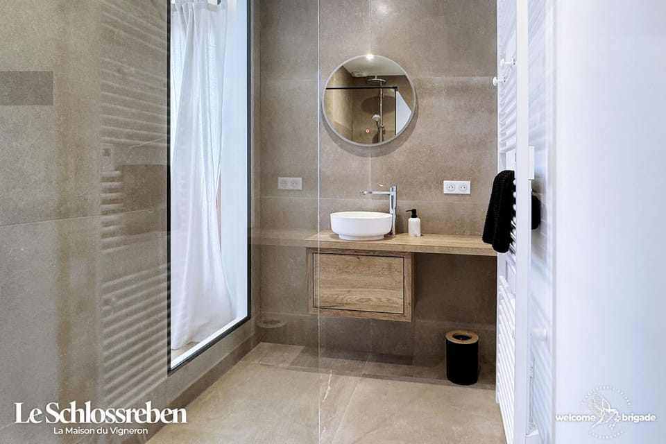 Shower, Bathroom, towels