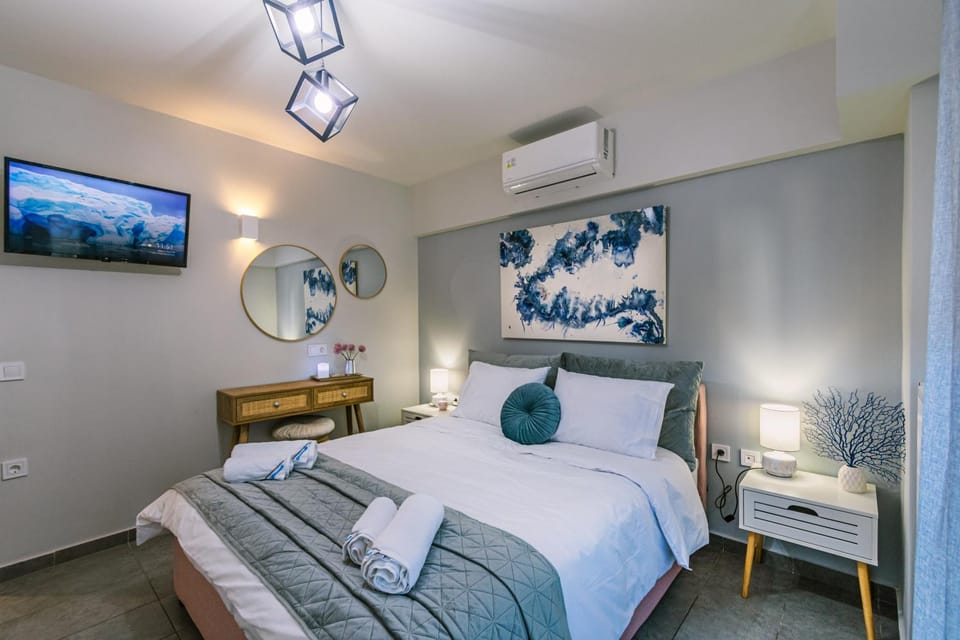 Bed, TV and multimedia, Photo of the whole room, Bedroom, air conditioner