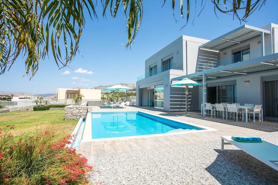Patio, Pool view, Swimming pool, sunbed