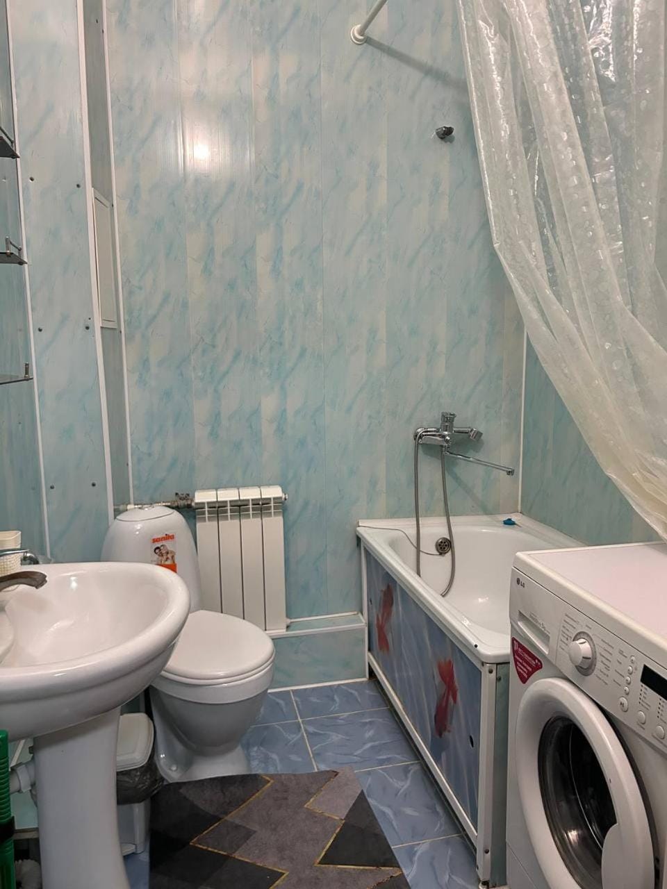 Shower, Toilet, Bathroom, Bath, towels, washing machine